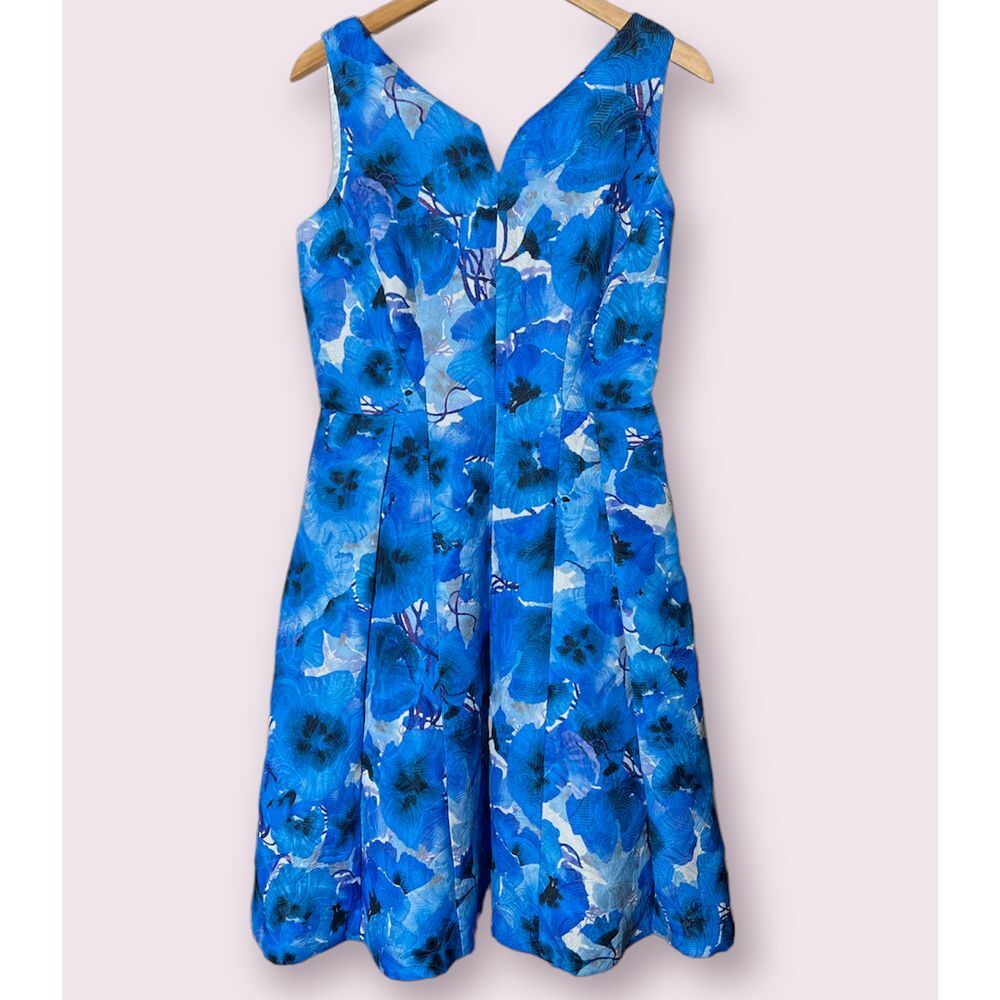NEW Carmen Marc Valvo Floral Flower Fit Flare Sleeveless Knee Length Dress 8